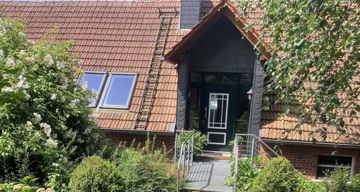 Blick auf das Haus und die grüne Landschaft am Südhang der Baumberge Blick auf das Haus und die grüne Landschaft am Südhang der Baumberge